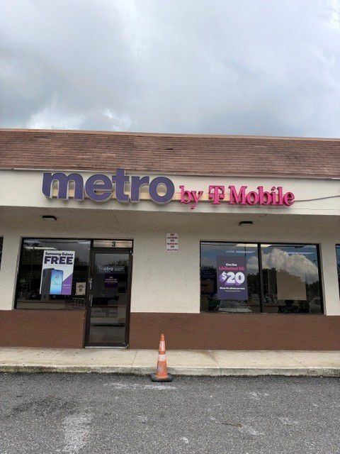 Metro by T-Mobile 3280 Lake Worth Rd - 3280 Lake Worth Rd 