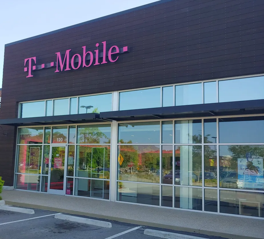 Exterior photo of T-Mobile store at Peachtree Blvd & Johnson Ferry Rd, Chamblee, GA
