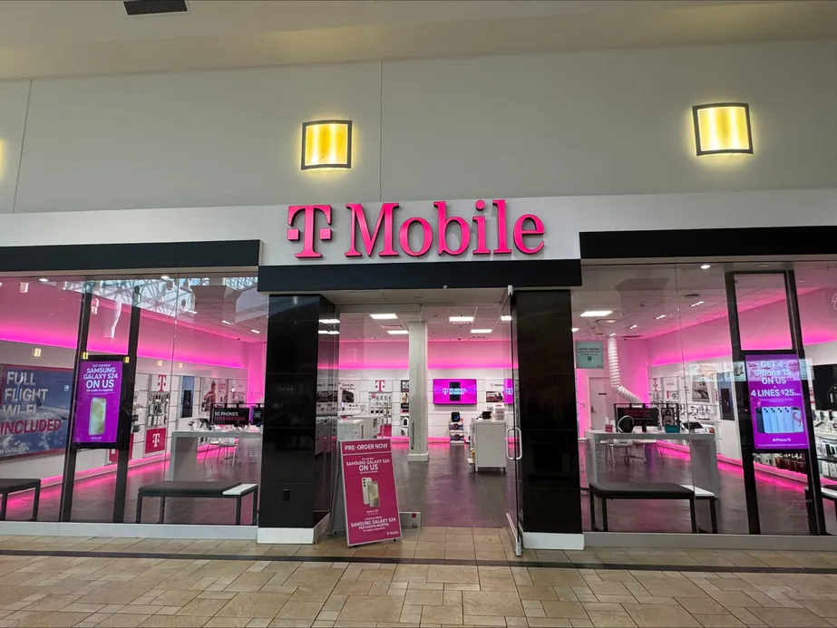  Exterior photo of T-Mobile Store at Smith Haven Mall, Lake Grove, NY 