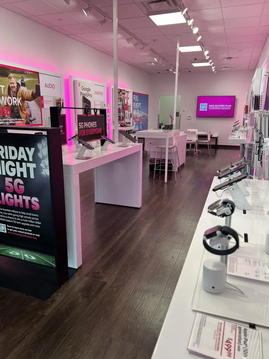 Interior photo of T-Mobile Store at Logan Commons, Logan, OH 