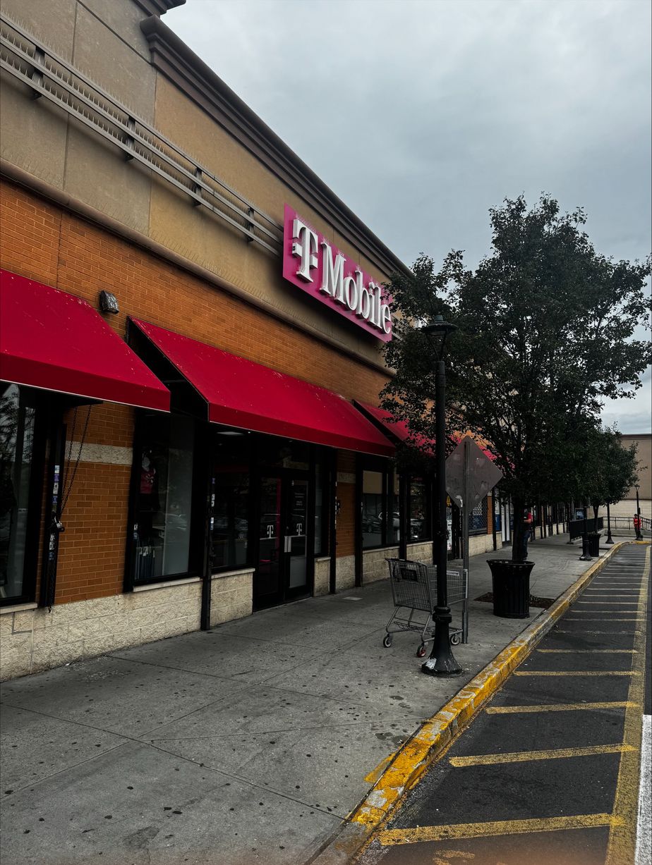 Exterior photo of T-Mobile Store at E 174th St & Bryant Ave, Bronx, NY