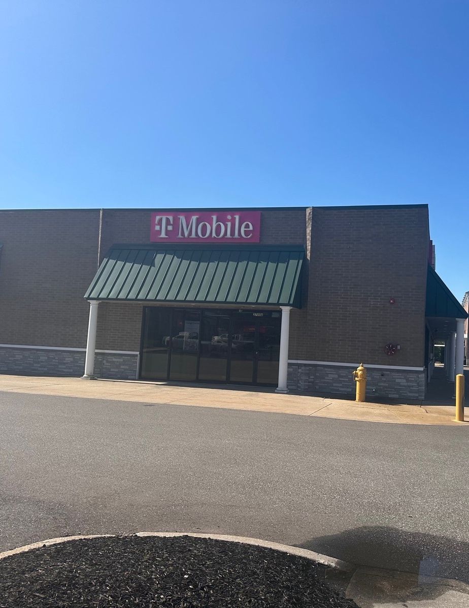Exterior photo of T-Mobile Store at E Aurora Rd & Church St, Twinsburg, OH