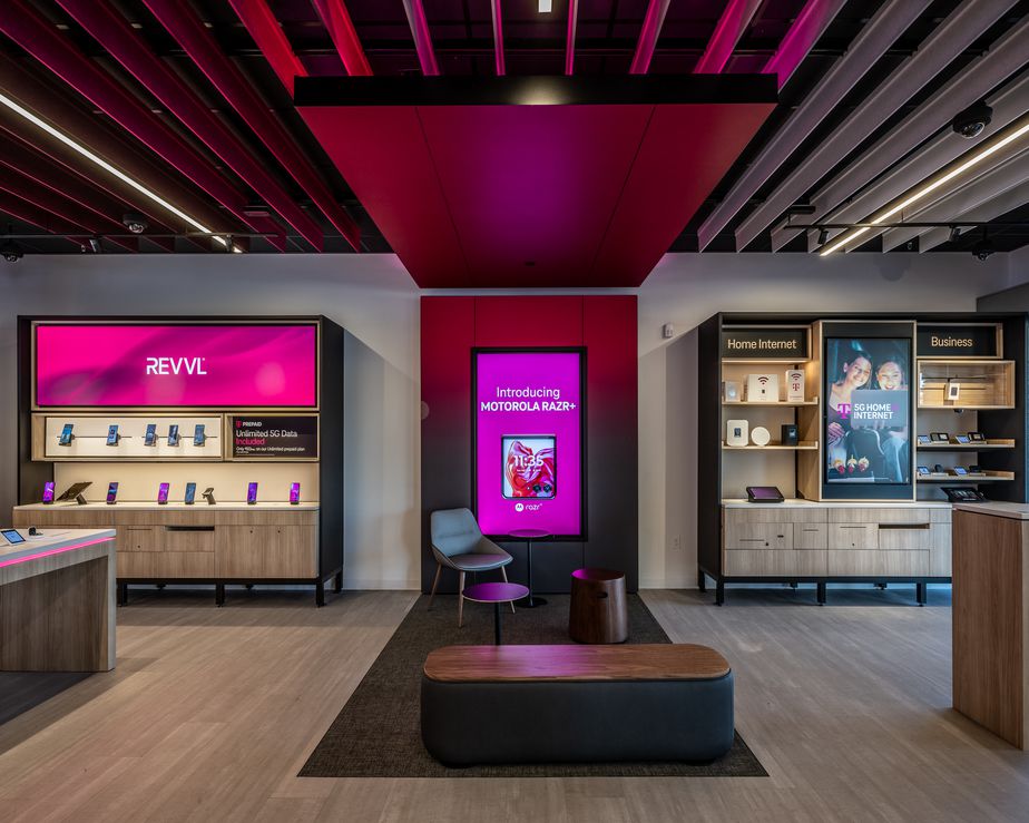 Interior photo of T-Mobile Store at 324th & Pacific Highway, Federal Way, WA