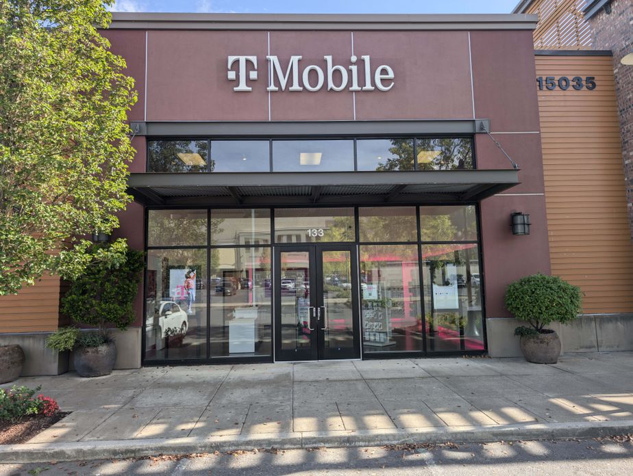 Exterior photo of T-Mobile Store at Progress Ridge, Beaverton, OR