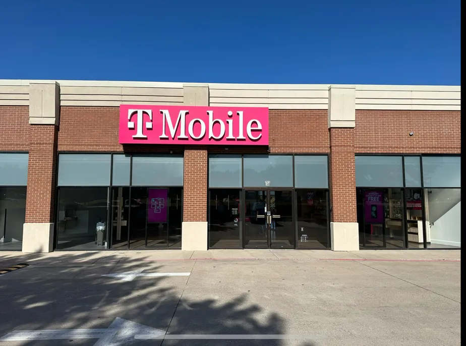 Exterior photo of T-Mobile Store at Preston Rd & W Park Blvd, Plano, TX