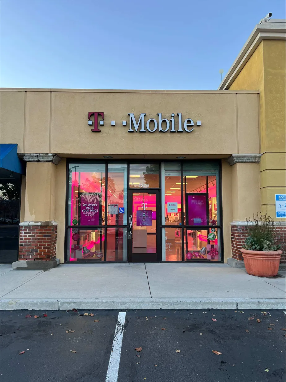 Exterior photo of T-Mobile Store at El Paseo De Saratoga & Campbell, San Jose, CA