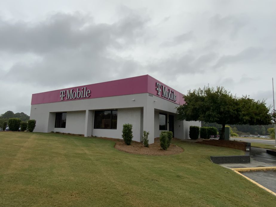 Exterior photo of T-Mobile Store at E Walnut Ave & Airport Rd, Dalton, GA