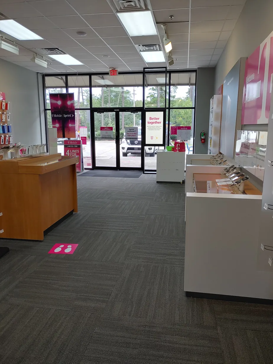  Interior photo of T-Mobile Store at Hwy 21 Market Place, Covington, LA 