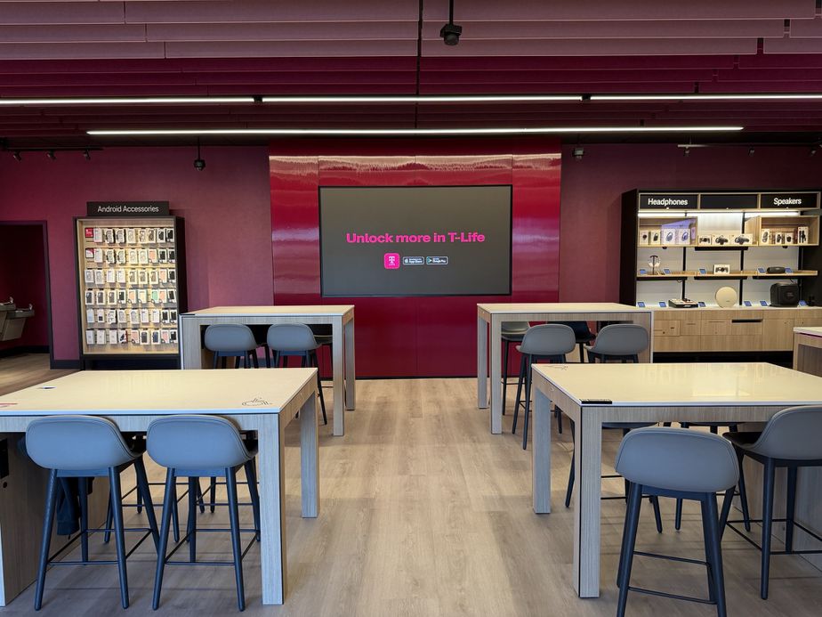  Interior photo of T-Mobile Store at Barry Rd & US 169, Kansas City, MO 