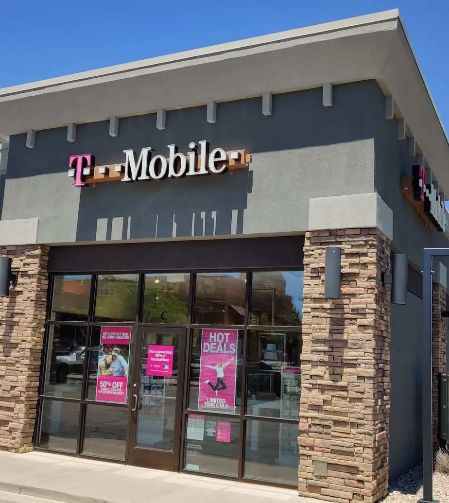 Exterior photo of T-Mobile store at Cedar City, Cedar City, UT