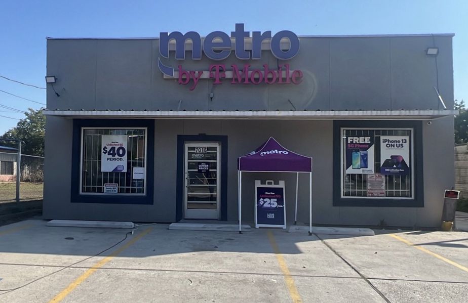 Metro by T-Mobile 7016 HARRISBURG BLVD - 7016 HARRISBURG BLVD 
