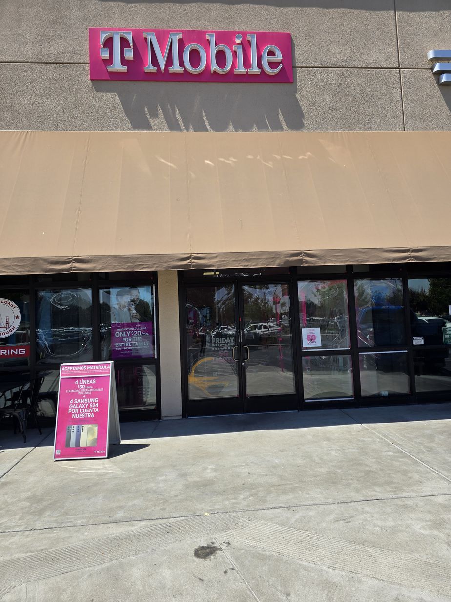 Exterior photo of T-Mobile Store at The Commons at the Madera Fair, Madera, CA