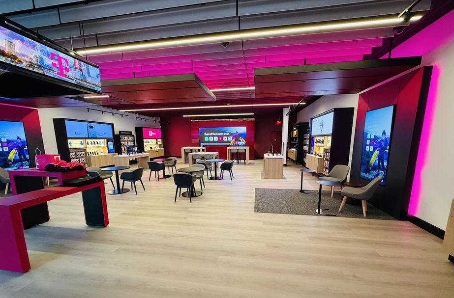  Interior photo of T-Mobile Store at Howe & Buchholzer, Cuyahoga Falls, OH 