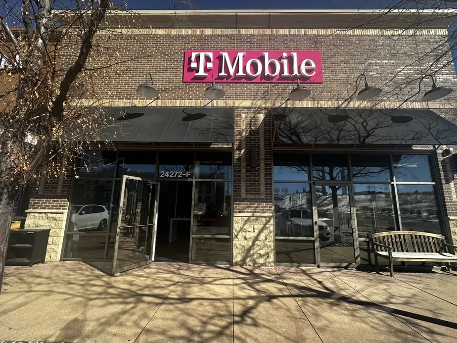 Exterior photo of T-Mobile Store at Southlands, Aurora, CO