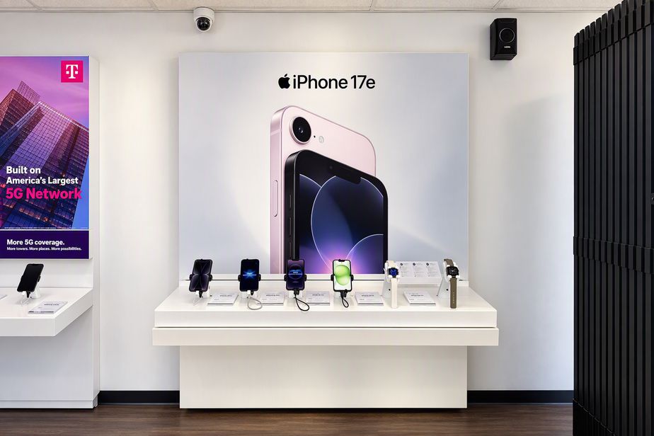 Metro by T-Mobile 5821 Bissonnet St - 5821 Bissonnet St 