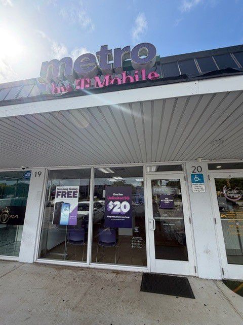 Metro by T-Mobile 3095 S Military Trl - 3095 S Military Trl 