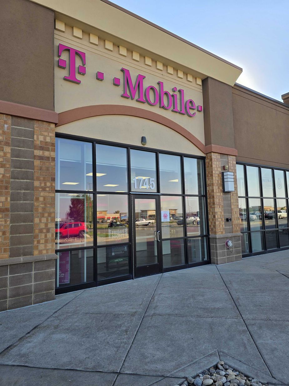 Exterior photo of T-Mobile Store at Rushmore Crossings, Rapid City, SD