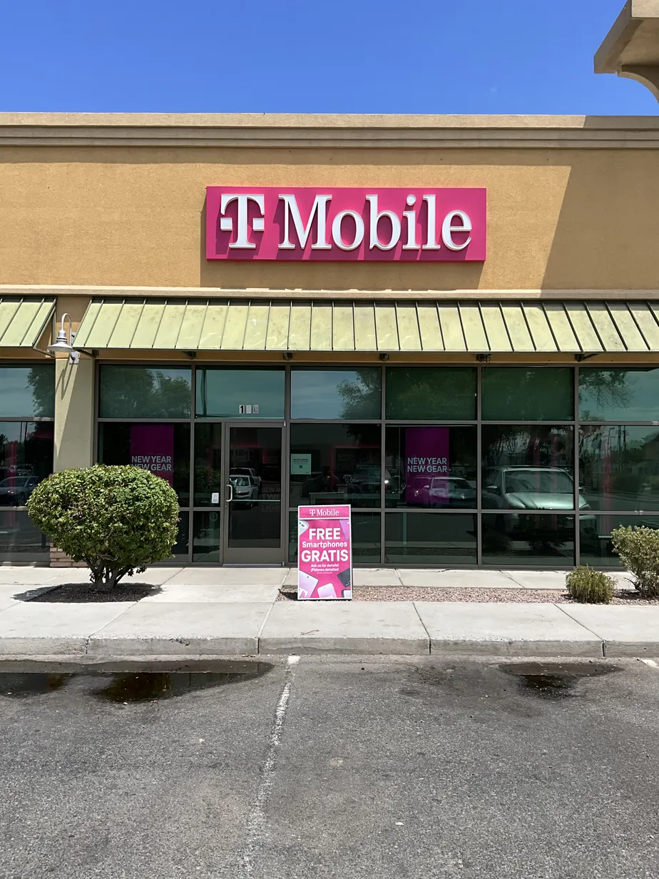  Exterior photo of T-Mobile Store at Avenue B & 24th, Yuma, AZ 