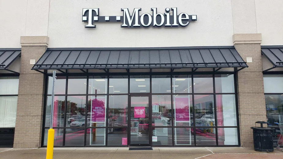 Exterior photo of T-Mobile store at Wilkes Barre Twp & Highland Park, Wilkes Barre, PA