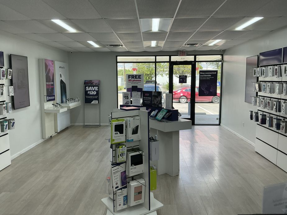 Metro by T-Mobile 12011 Alief Clodine Rd - 12011 Alief Clodine Rd 