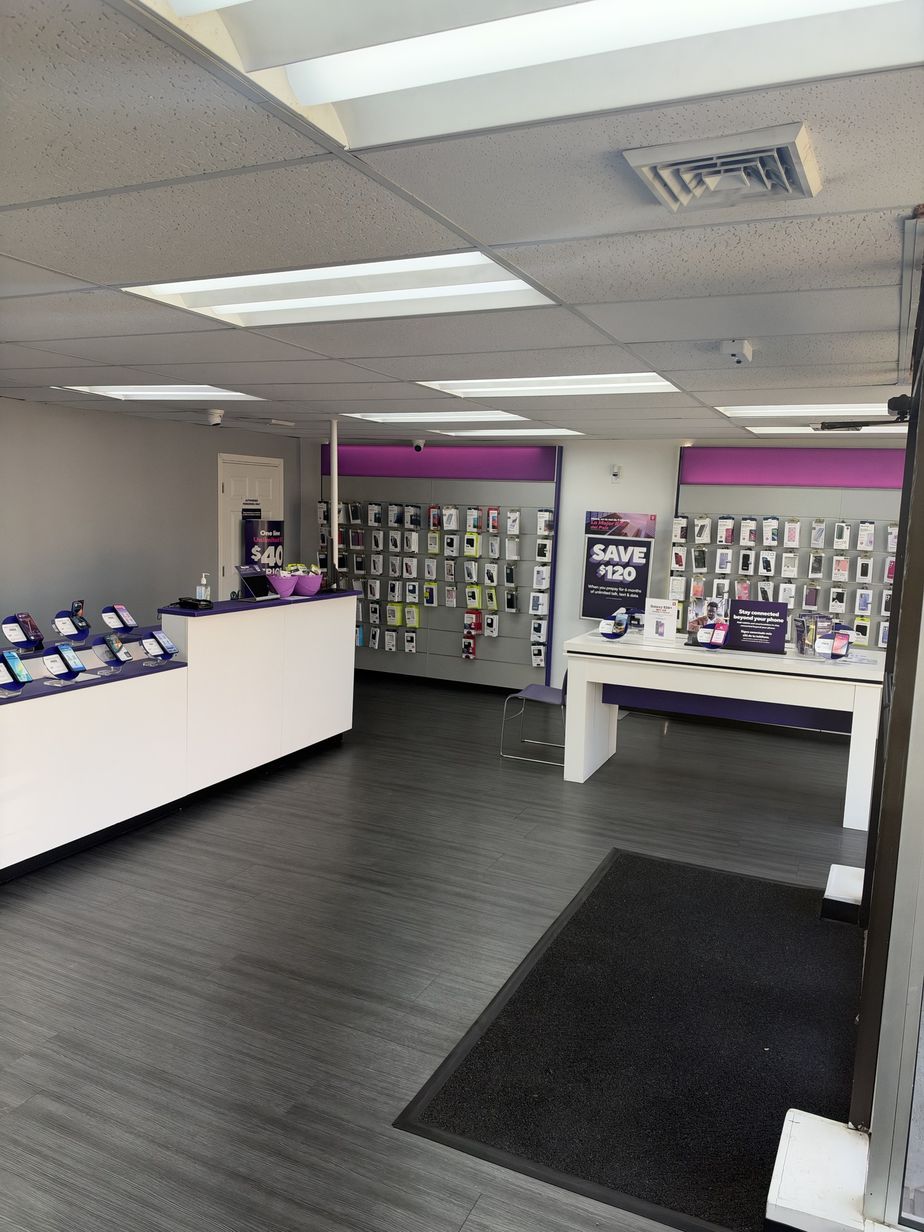 Metro by T-Mobile 1016 University Ave - 1016 University Ave 