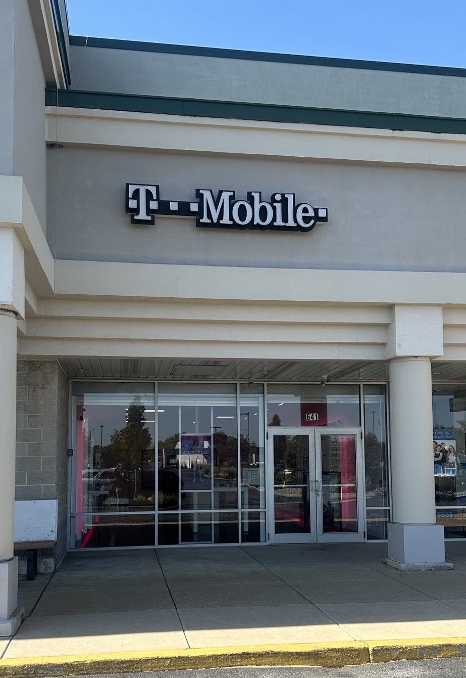 Exterior photo of T-Mobile Store at Conchester Hwy & Chelsea Pkwy, Boothwyn, PA