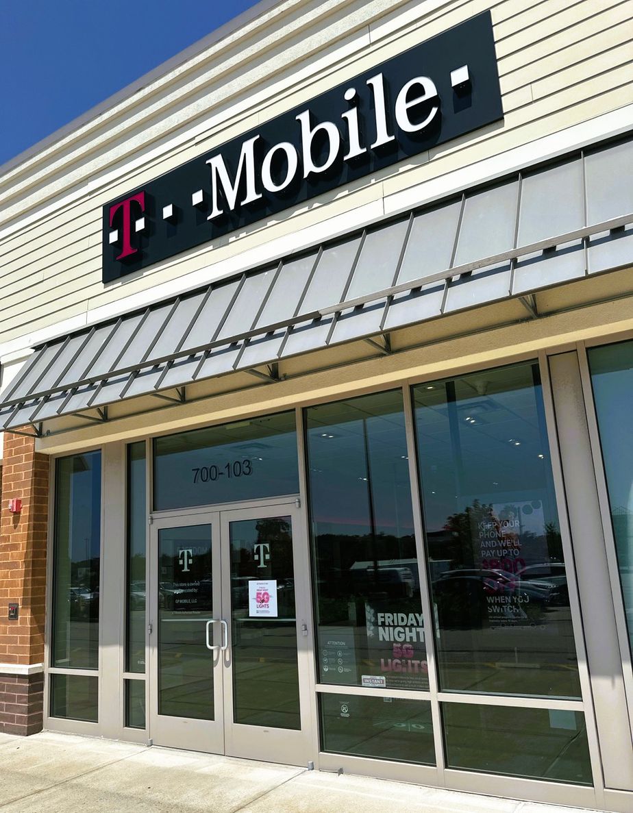 Exterior photo of T-Mobile Store at Seabrook, NH, Seabrook, NH