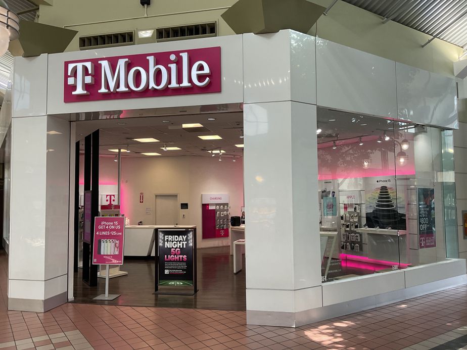 Exterior photo of T-Mobile Store at Yuba Sutter Mall, Yuba City, CA