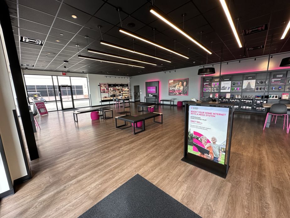 Interior photo of T-Mobile Store at Waterford Lakes, Orlando, FL