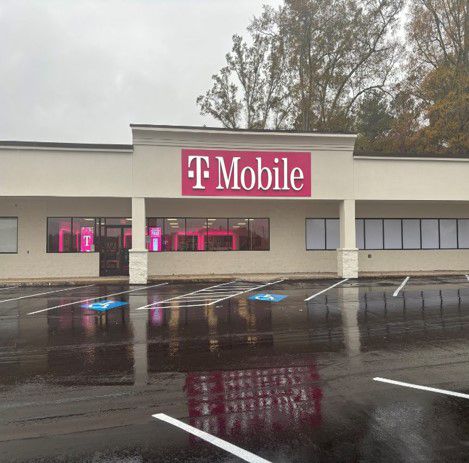 Exterior photo of T-Mobile Store at Hwy 78 & Pediatric, Jasper, AL