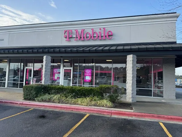 Foto del exterior de la tienda T-Mobile en Cobb Corners Dr & Benvenue Rd, Rocky Mount, NC