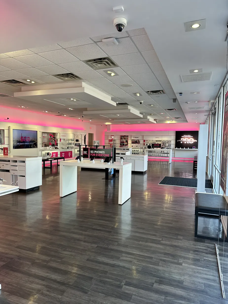  Interior photo of T-Mobile Store at Phoenix Dr, Virginia Beach, VA 