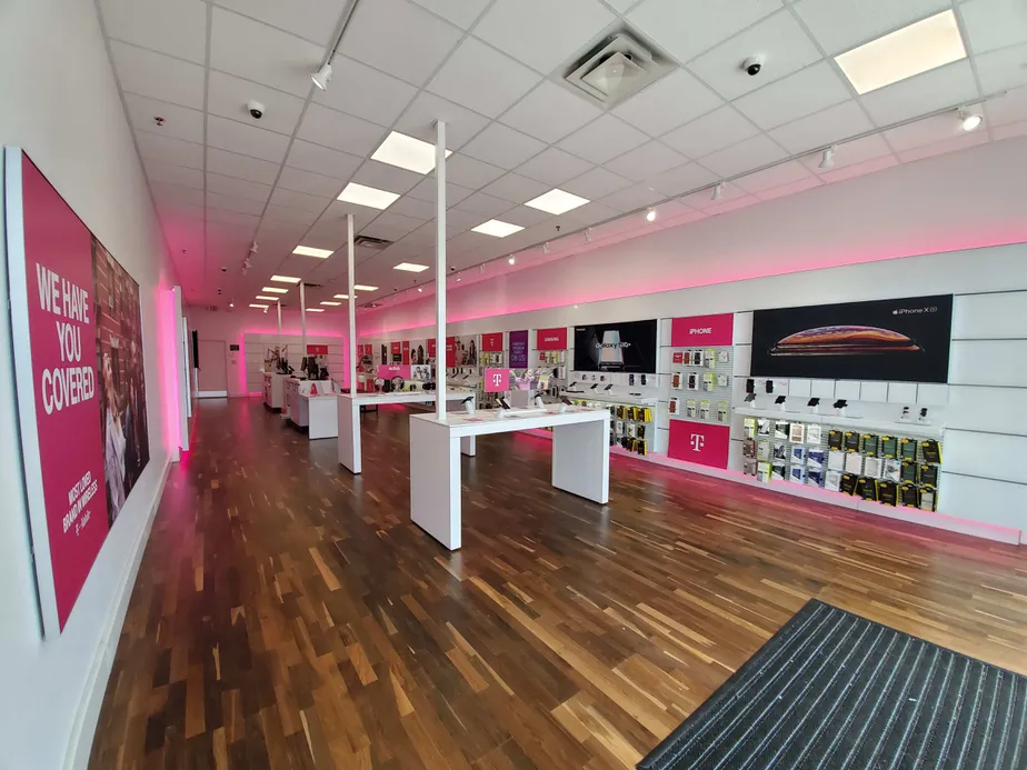 Interior photo of T-Mobile Store at D Mark Cummings Rd & Independence Blvd, Hardeeville, SC
