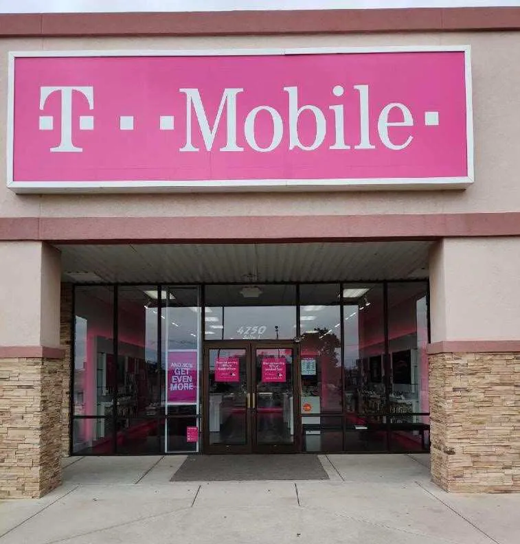 Exterior photo of T-Mobile store at E Main & 30th St, Farmington, NM
