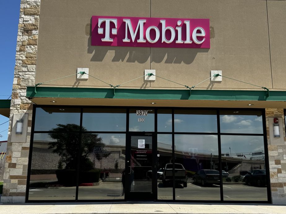 Exterior photo of T-Mobile Store at I-10 & College St, Beaumont, TX