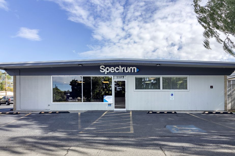 Spectrum - 1105 E University Way 