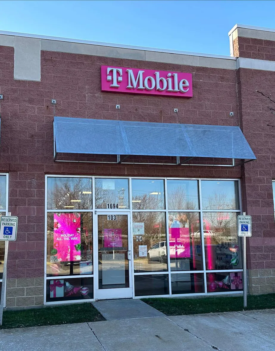 Exterior photo of T-Mobile Store at Route 228 & Mars Crider Rd, Cranberry Township, PA