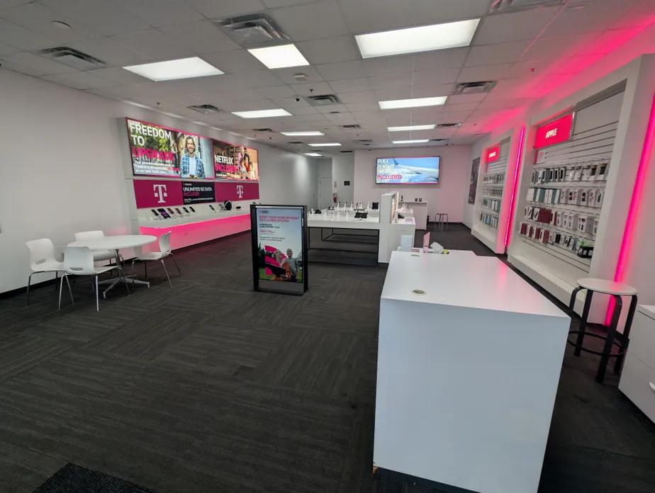  Interior photo of T-Mobile Store at Feedwire Rd & Charles Dr, Centerville, OH 