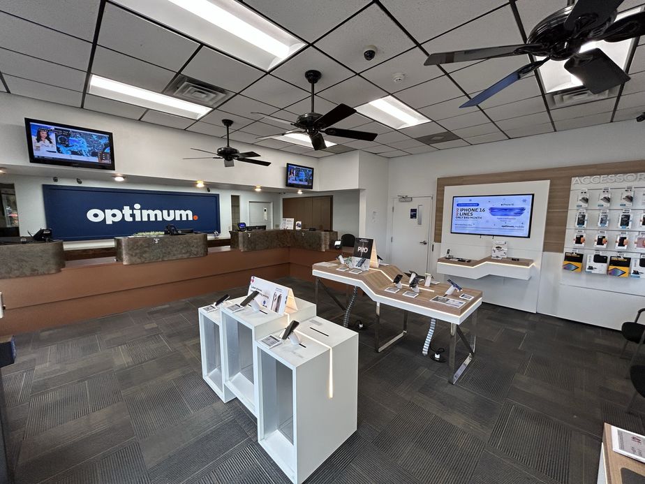  Eureka 8120 Inside Store.jpg 