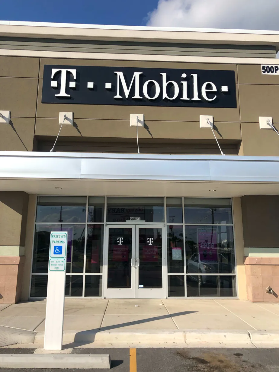 Exterior photo of T-Mobile store at N Jackson Rd & E Bus 83, Pharr, TX
