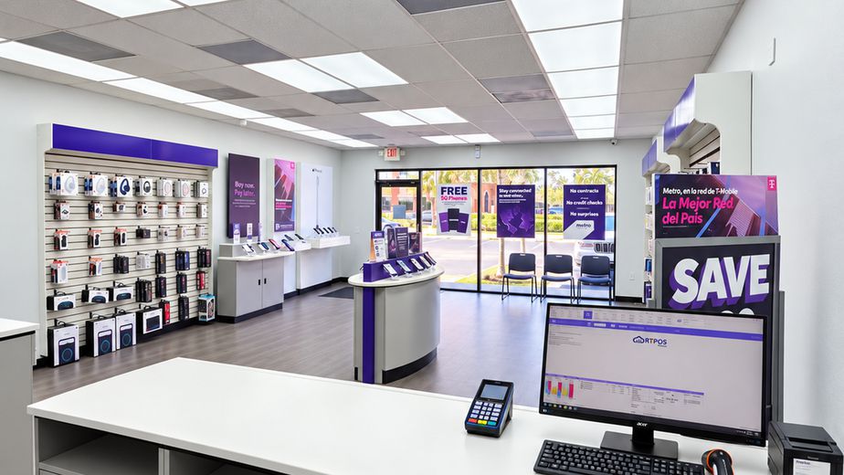 Metro by T-Mobile 311 Del Prado Blvd S, - 311 Del Prado Blvd S, 