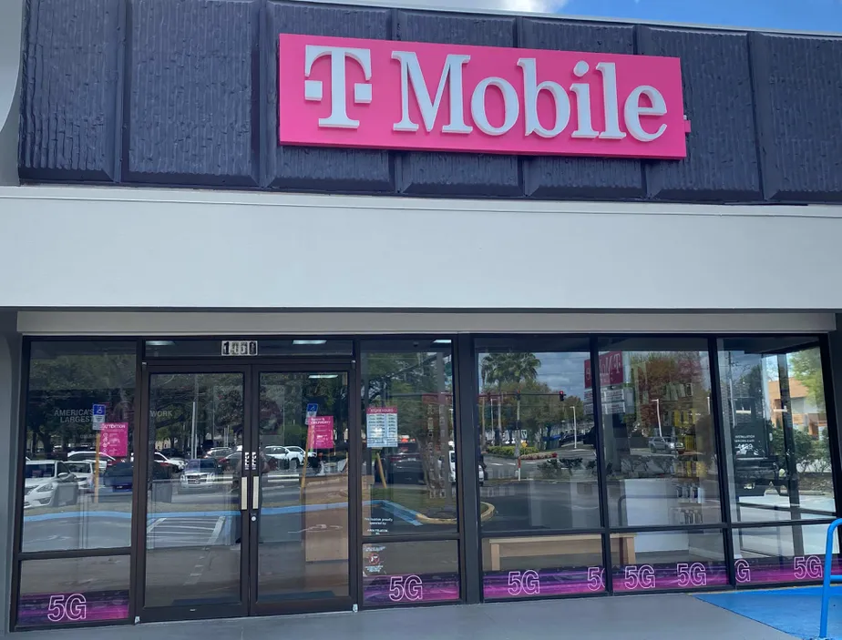 Exterior photo of T-Mobile store at E Altamonte Dr & Boston Ave, Altamonte Springs, FL