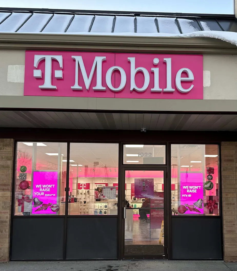 Exterior photo of T-Mobile Store at Hwy 96 E & Centerville Rd, Vadnais Heights, MN