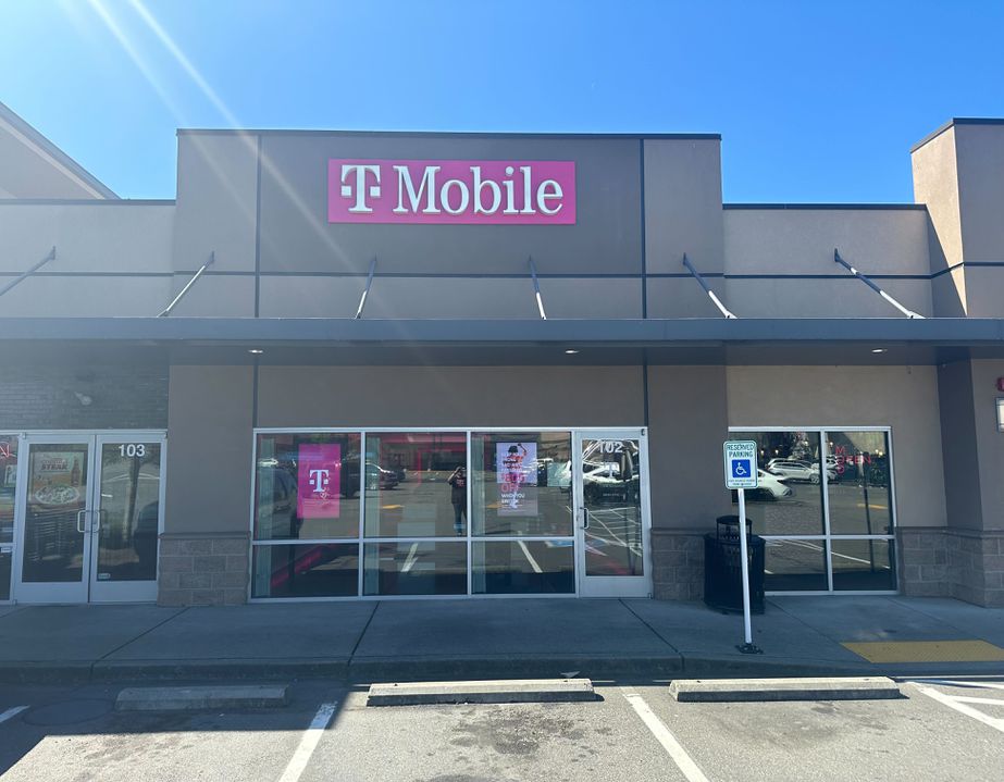 Exterior photo of T-Mobile Store at Frontier Village, Lake Stevens, WA