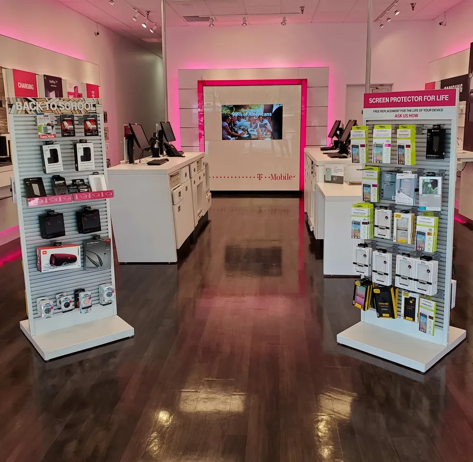 Foto del interior de la tienda T-Mobile en Kings & Walnut, Corvallis, OR