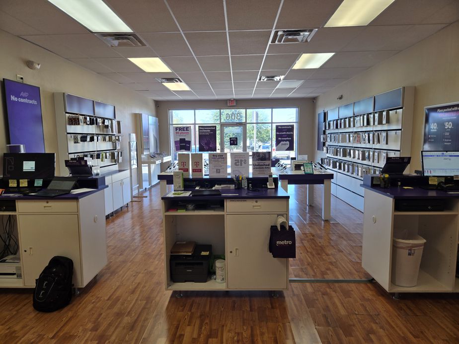 Metro by T-Mobile 12302 Montana Ave - 12302 Montana Ave 