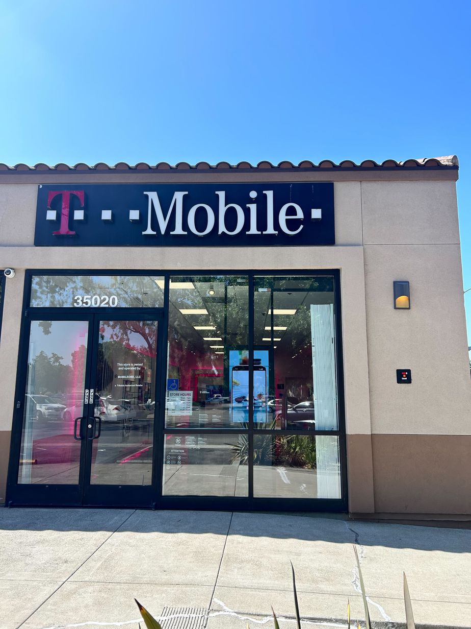 Exterior photo of T-Mobile Store at Newark & Jarvis, Newark, CA