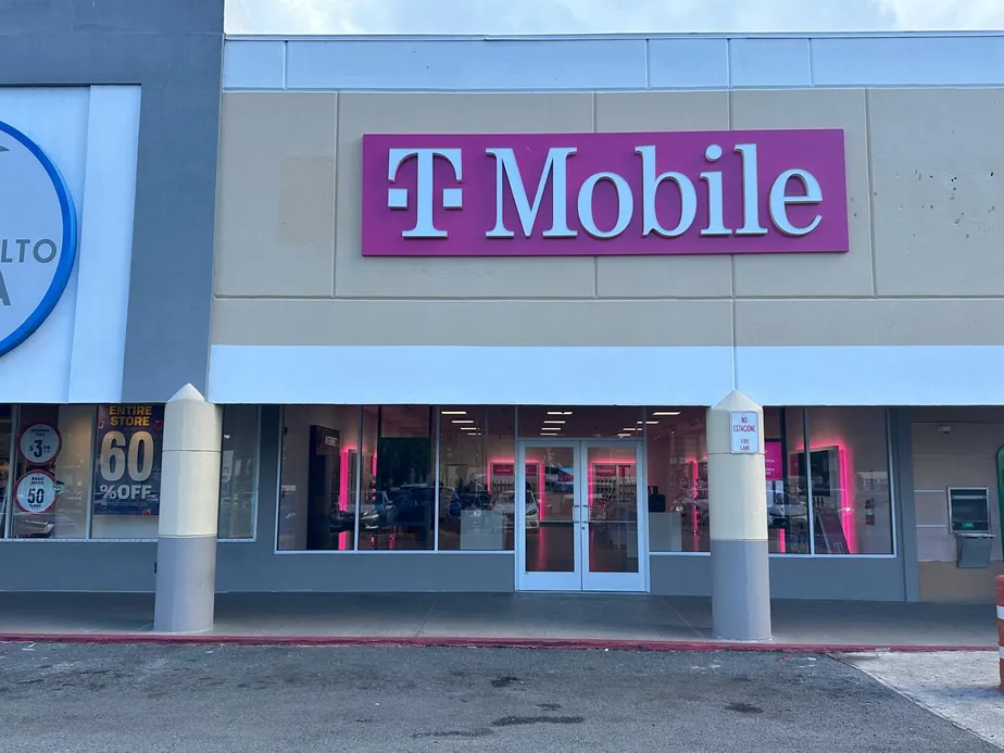  Exterior photo of T-Mobile Store at Trujillo Alto Plaza, Trujillo Alto, PR 