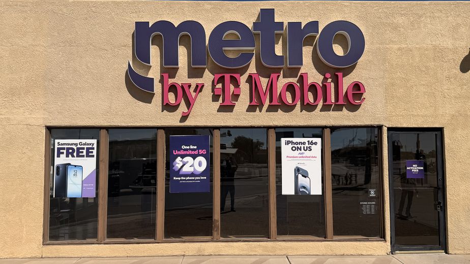 Metro by T-Mobile 706 N Main St - 706 N Main St 
