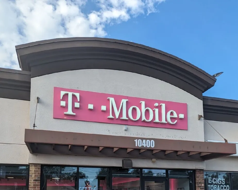  Exterior photo of T-Mobile Store at Silver Spring Dr & 103rd St, Milwaukee, WI 
